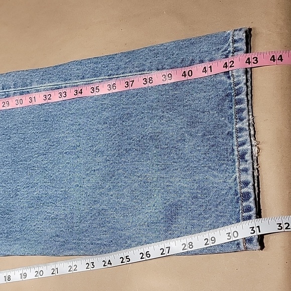 LEVI'S Size 42x32 Medium Wash 501 Button Fly Jeans Gently Used Condition - Picture 9 of 16